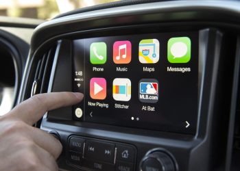 General Motors dumps Apple CarPlay and Android Auto