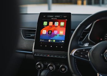 Apple CarPlay to gain video playback support soon