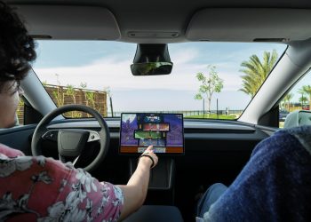 Tesla’s Apple CarPlay integration delayed by iPhone software – report