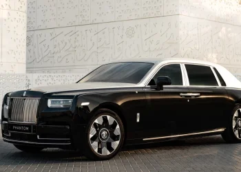 Rolls-Royce Phantom Arabesque Has a Laser-Engraved Hood