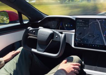 China to ban yoke-style steering wheels – report